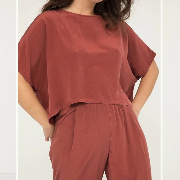 ISO Elizabeth Suzann Linn Tee